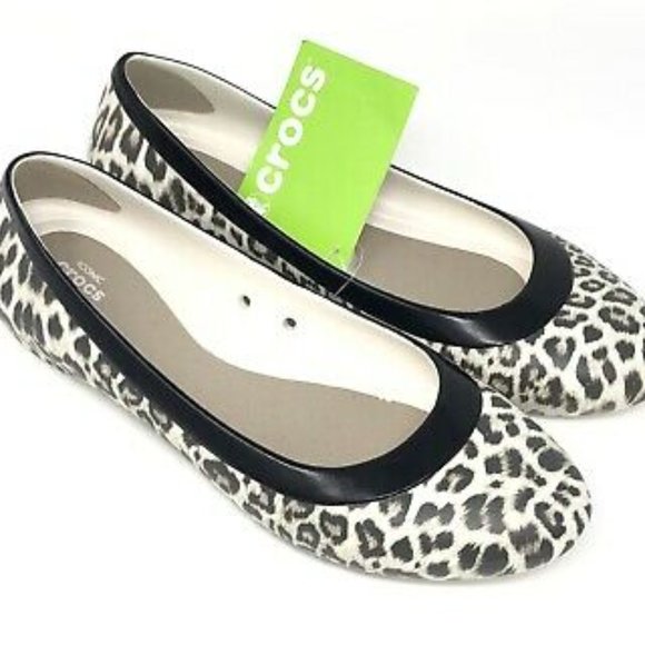 NWT CROCS LINA GRAPHIC FLAT Shoes LEOPARD Print - Picture 3 of 4